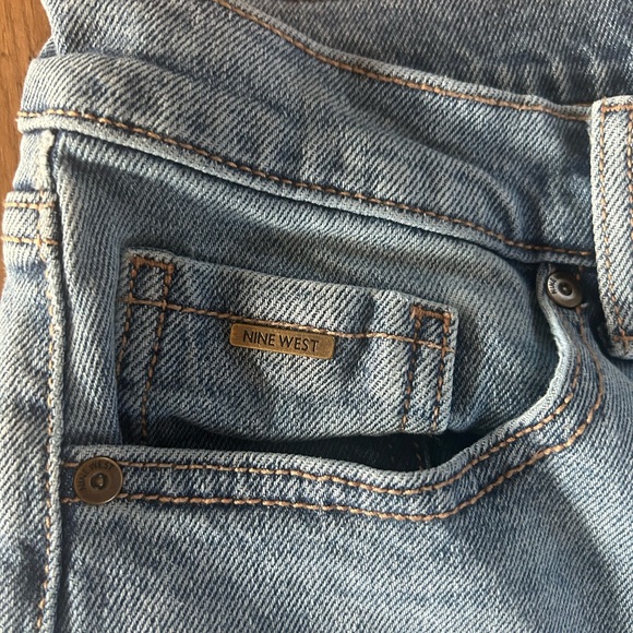 Nine West Wide Leg Jeans Size 4 Mid Rise Light Wash Denim - Picture 6 of 12